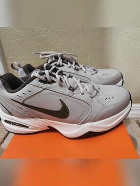 Nike Men’s Air Monarch Iv